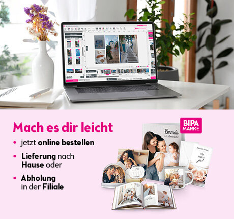 Laptop mit BIPA Fotoshop Editor zur Fotoproduktgestaltung, links Auswahl an Fotobüchern, Tassen und Kalendern.